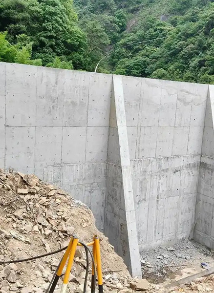 信阳光山县重力式挡土墙